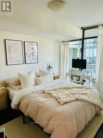 Photo 10 of 22 Wellesley Street E, Toronto ON