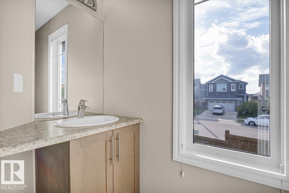 Photo 4 of 3704 Weidle Cr Sw, Edmonton AB