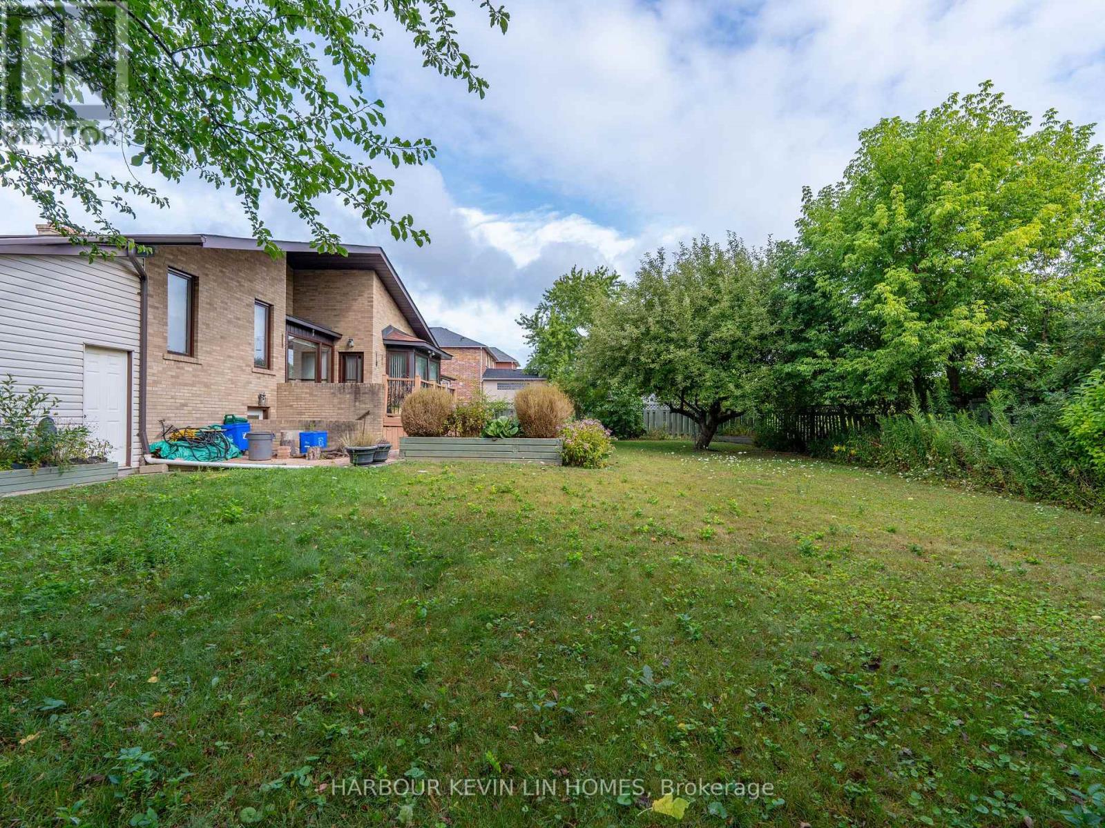 Photo 1 of 101 Leyburn Avenue, Richmond Hill ON