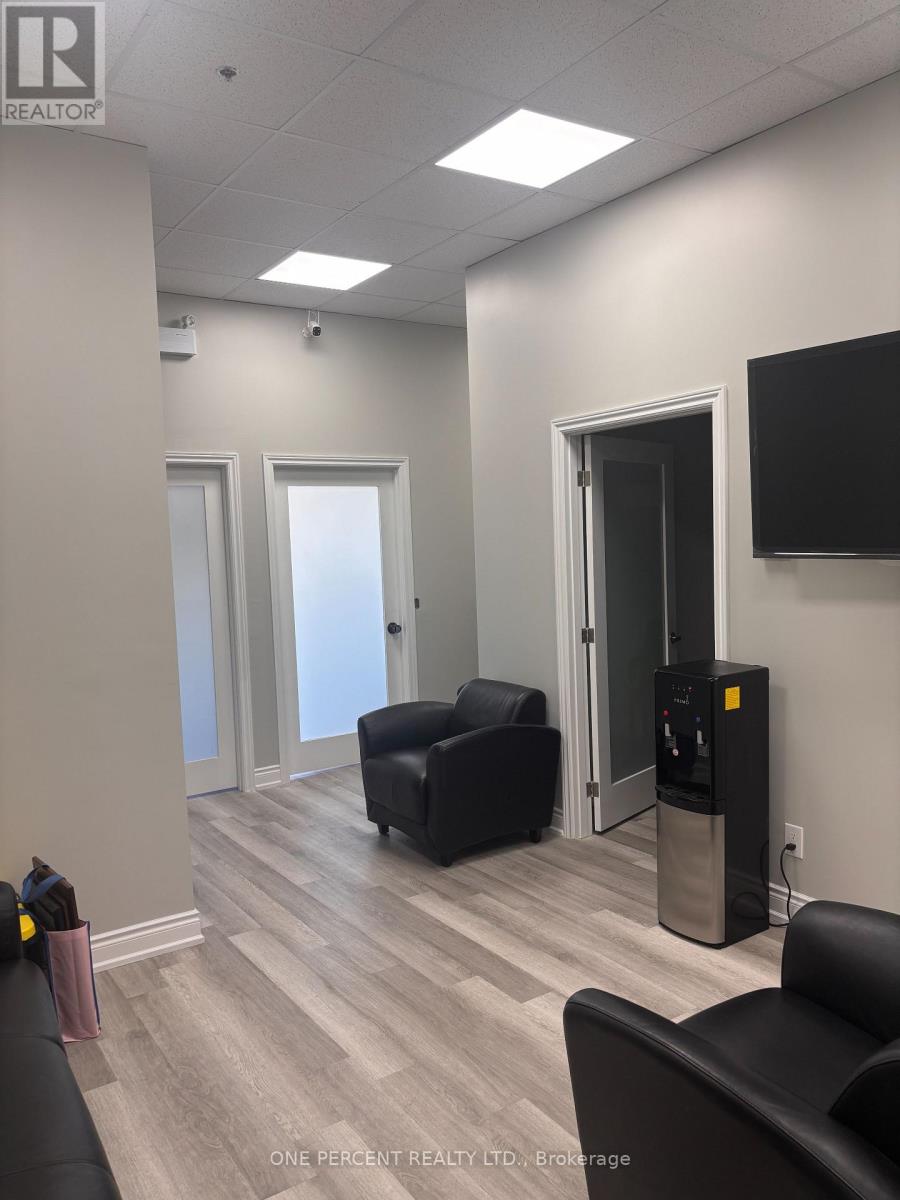 Photo 2 of 212 10 Great Gulf Drive E, Vaughan ON