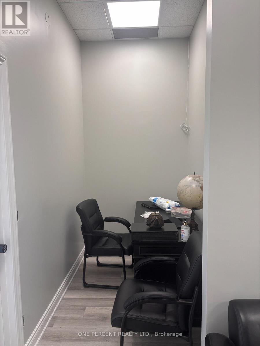 Photo 4 of 212 10 Great Gulf Drive E, Vaughan ON