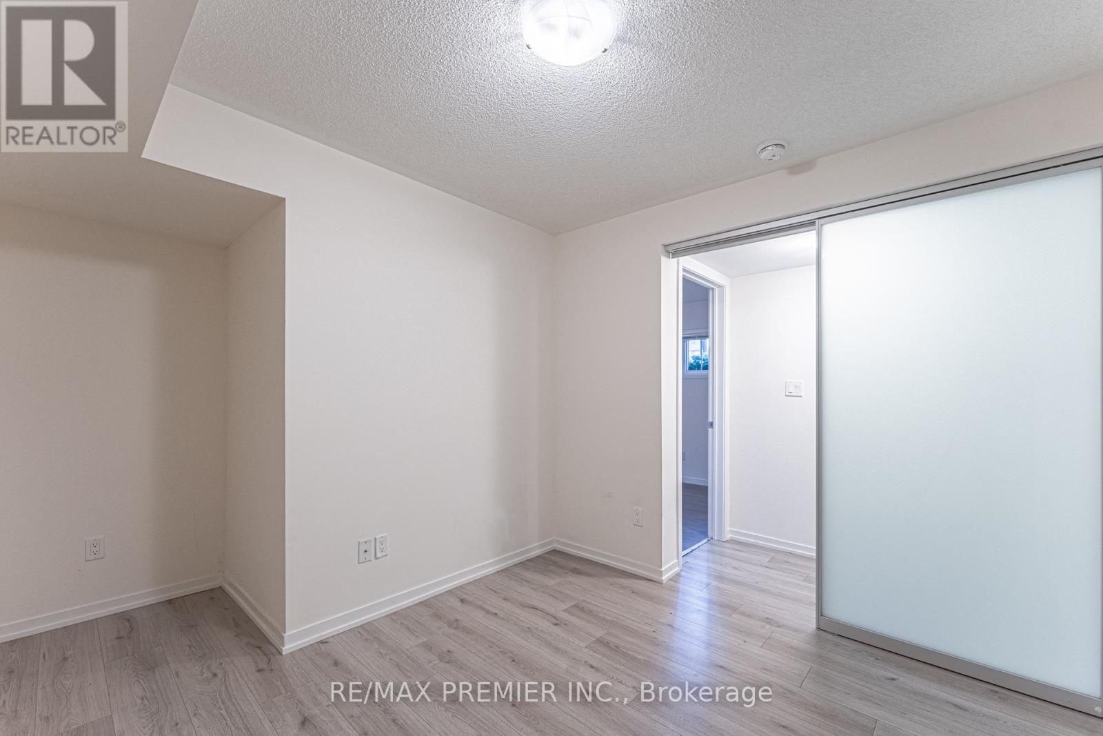 Photo 4 of B 02 26 Bruce Street, Vaughan ON