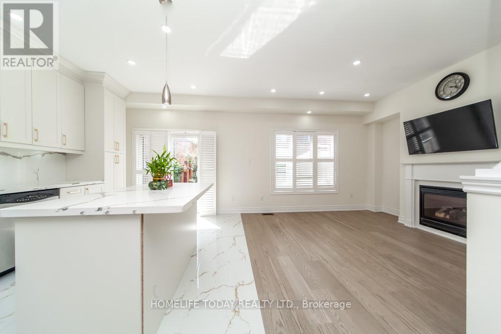 Photo 10 of 6 Fiorentina Avenue, Vaughan ON