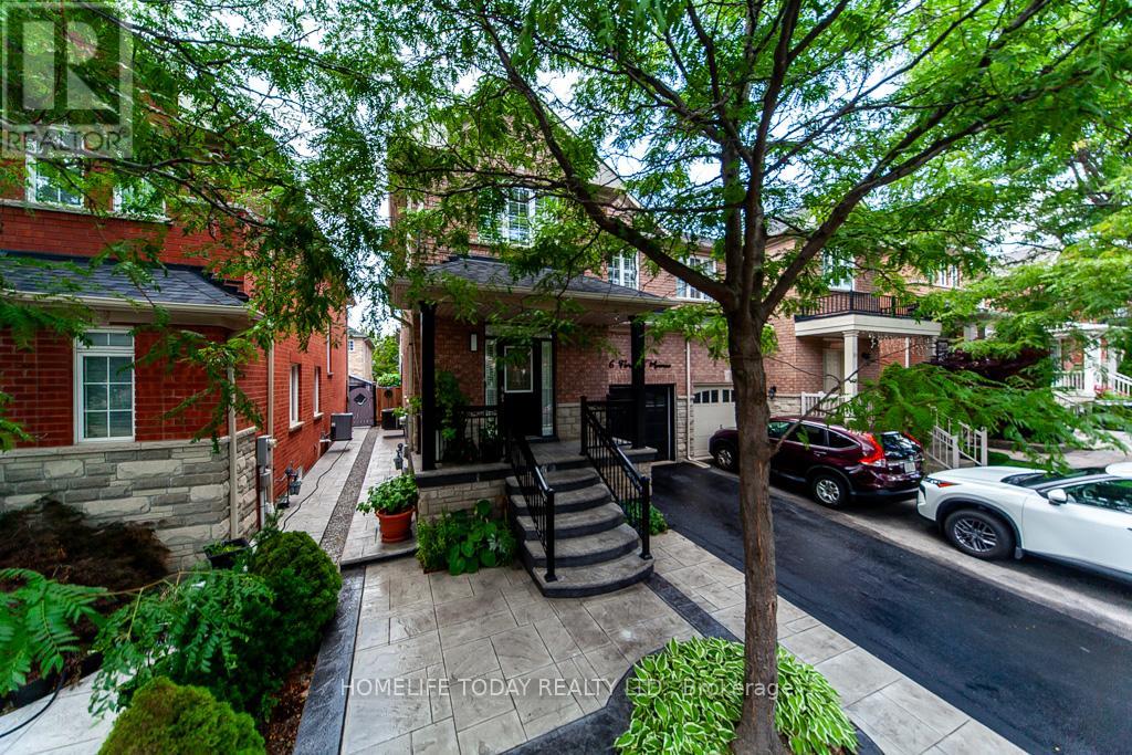 Photo 2 of 6 Fiorentina Avenue, Vaughan ON