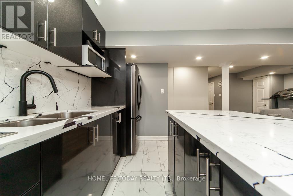 Photo 41 of 6 Fiorentina Avenue, Vaughan ON