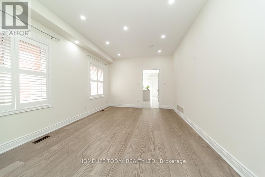 Photo 7 of 6 Fiorentina Avenue, Vaughan ON