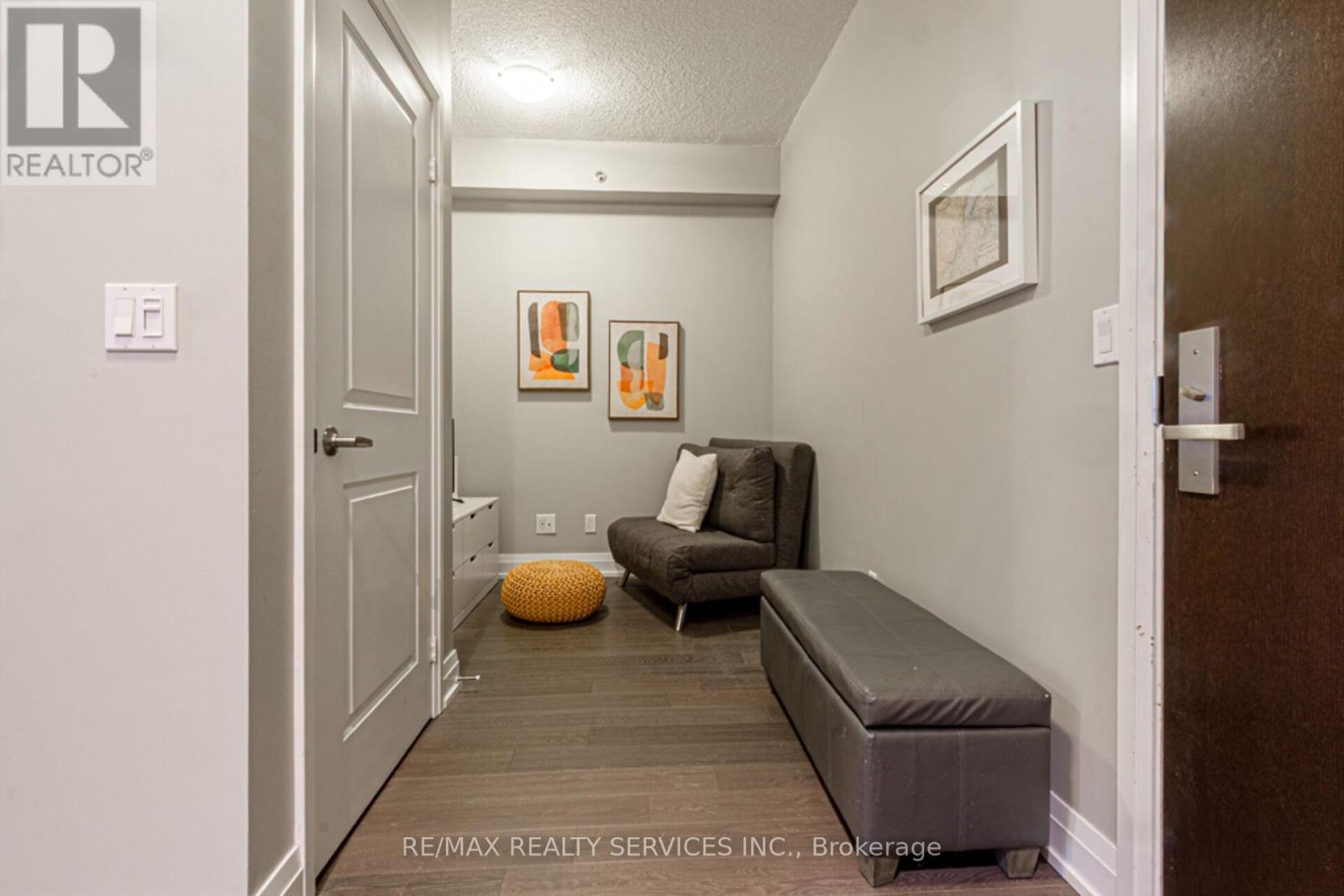 Photo 8 of 1507 65 Speers Road, Oakville ON