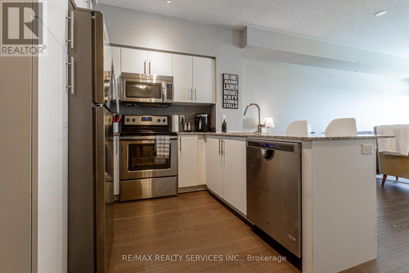 Photo 2 of 1507 65 Speers Road, Oakville ON