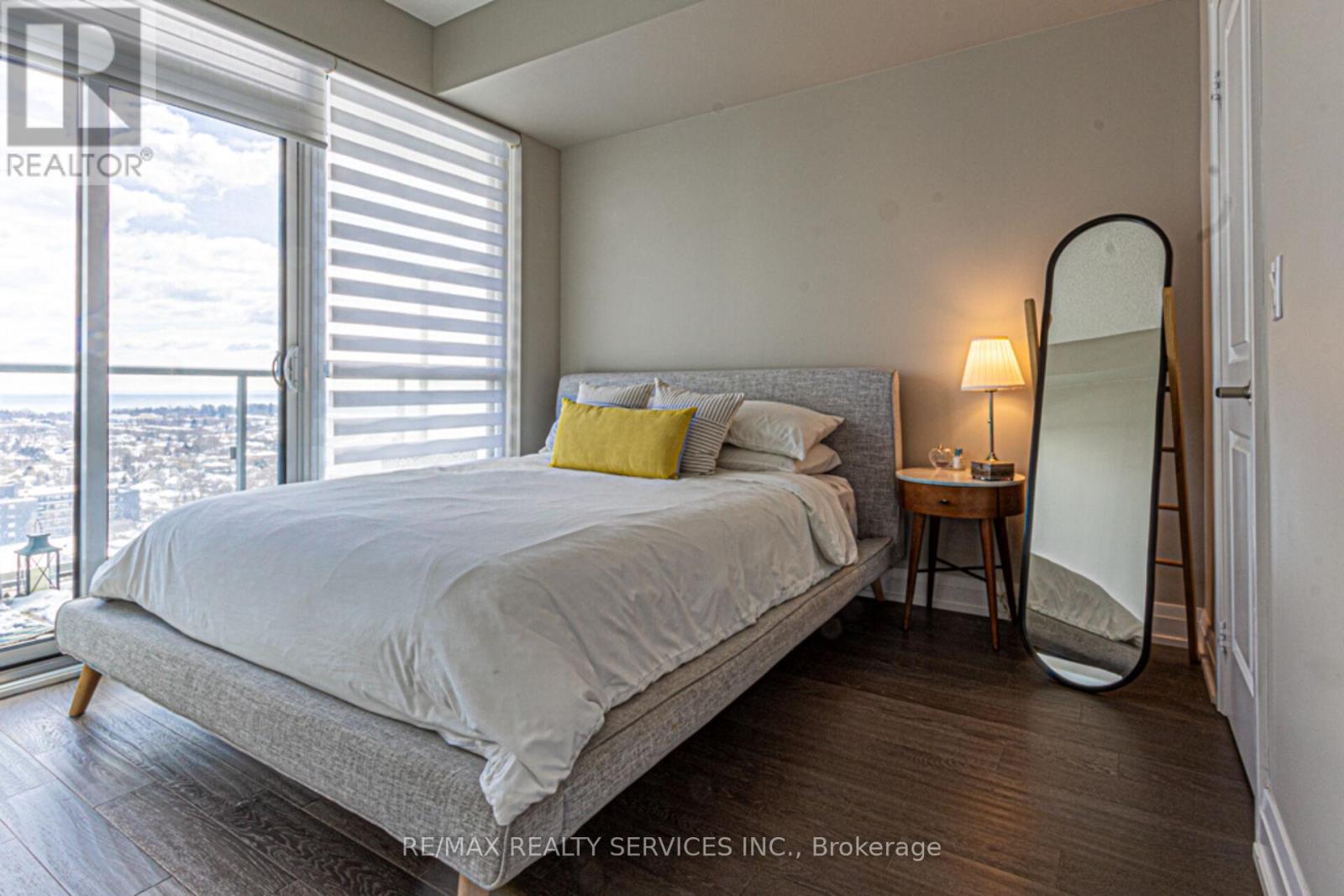 Photo 13 of 1507 65 Speers Road, Oakville ON
