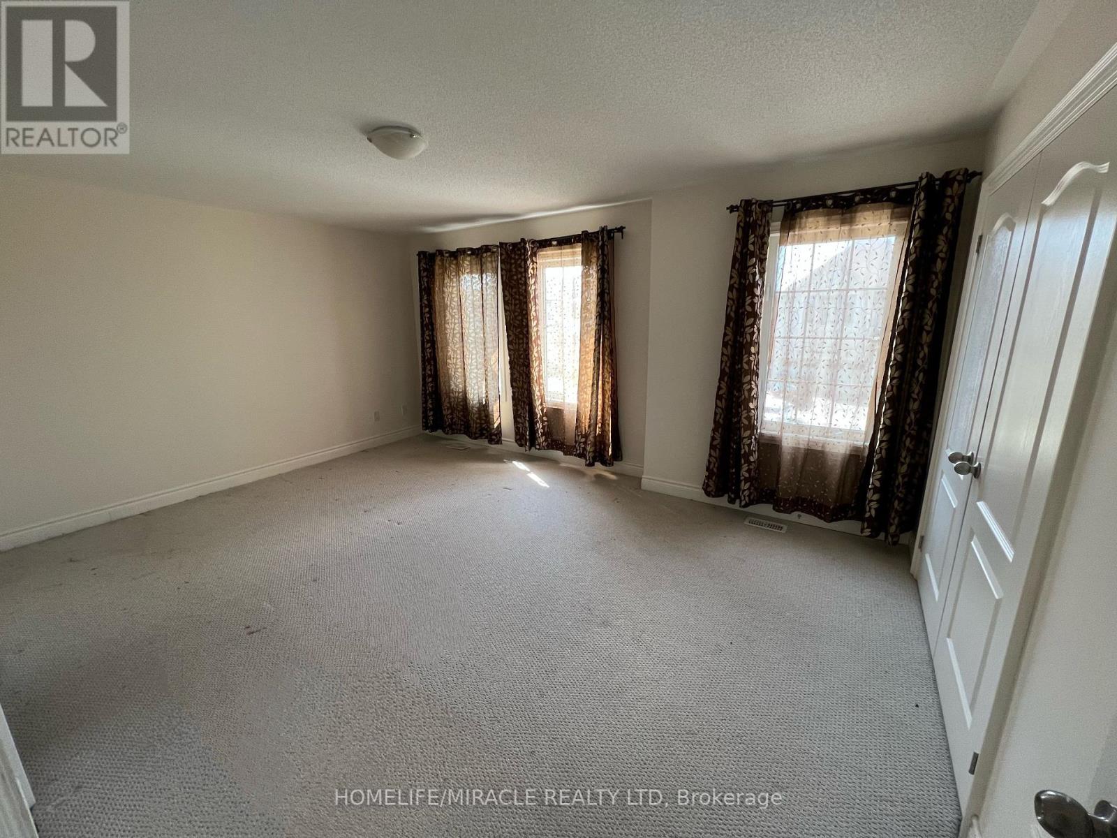 Photo 12 of 3 Elwin Road, Brampton ON