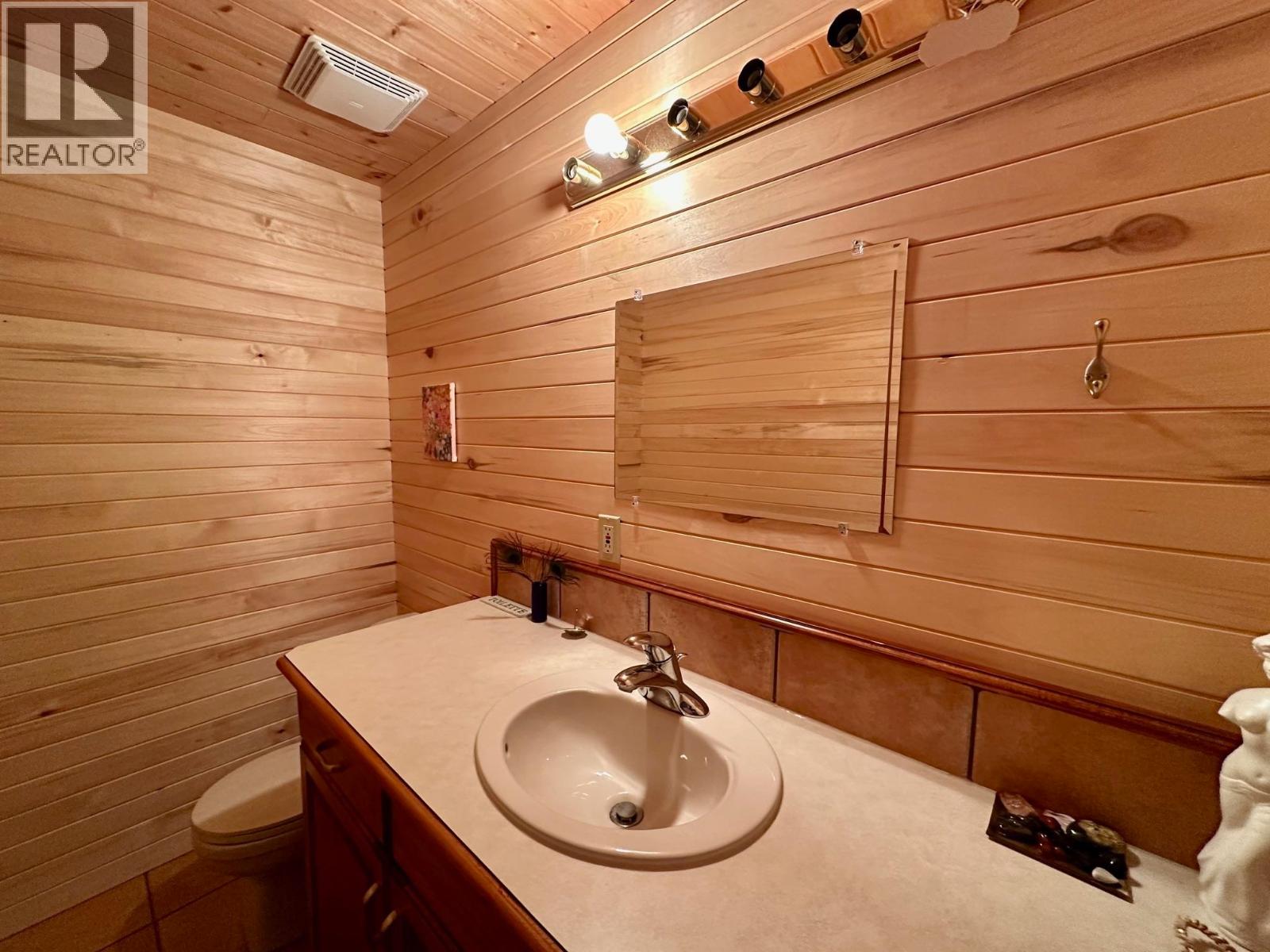 7584 FIR ROAD, Telkwa