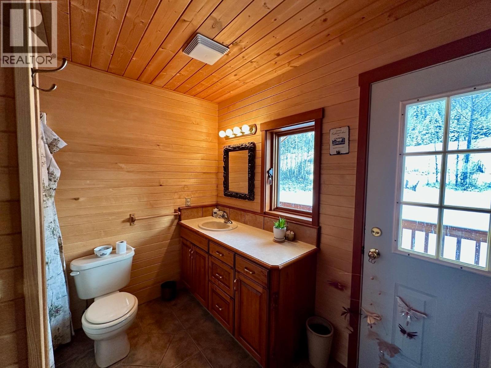 7584 FIR ROAD, Telkwa