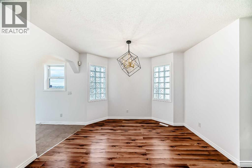 Single Family House for Sale in  Hidden Ranch Close NW Hidden Valley Calgary 