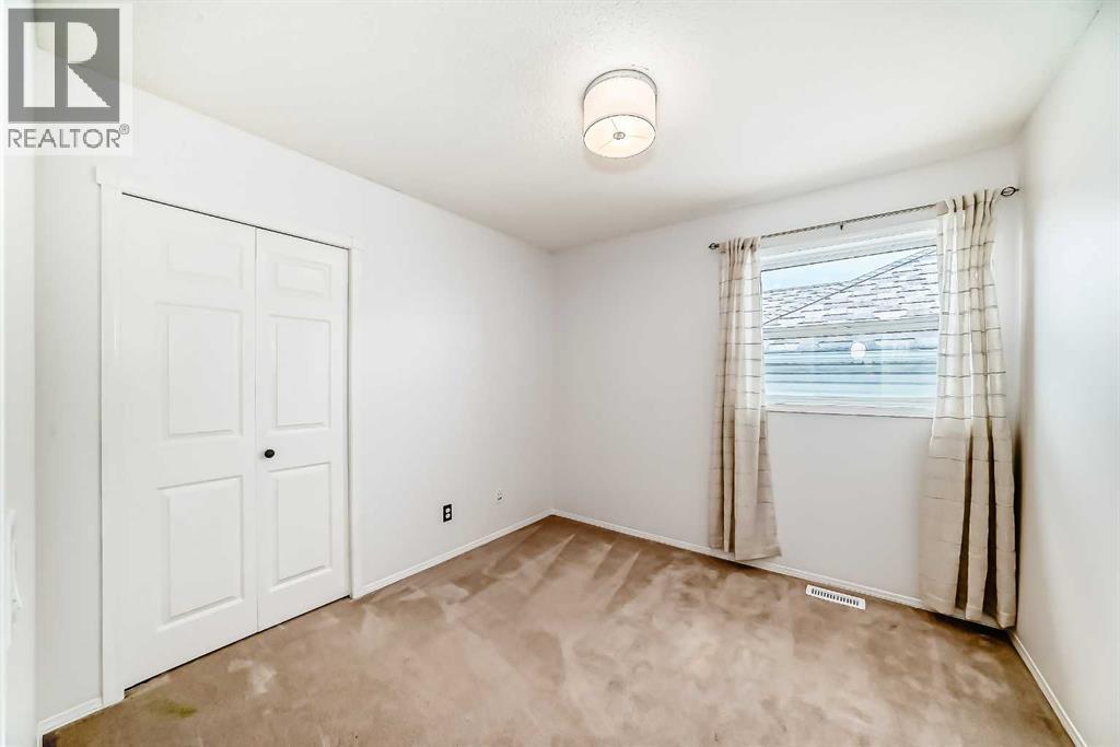 Single Family House for Sale in  Hidden Ranch Close NW Hidden Valley Calgary 