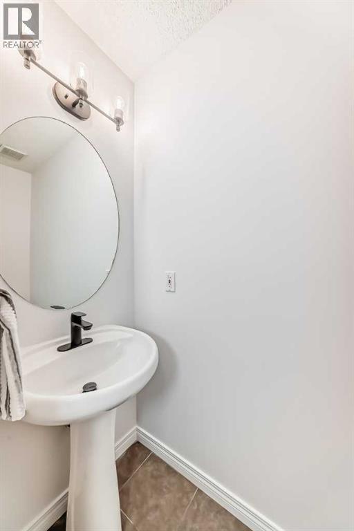Single Family House for Sale in  Hidden Ranch Close NW Hidden Valley Calgary 