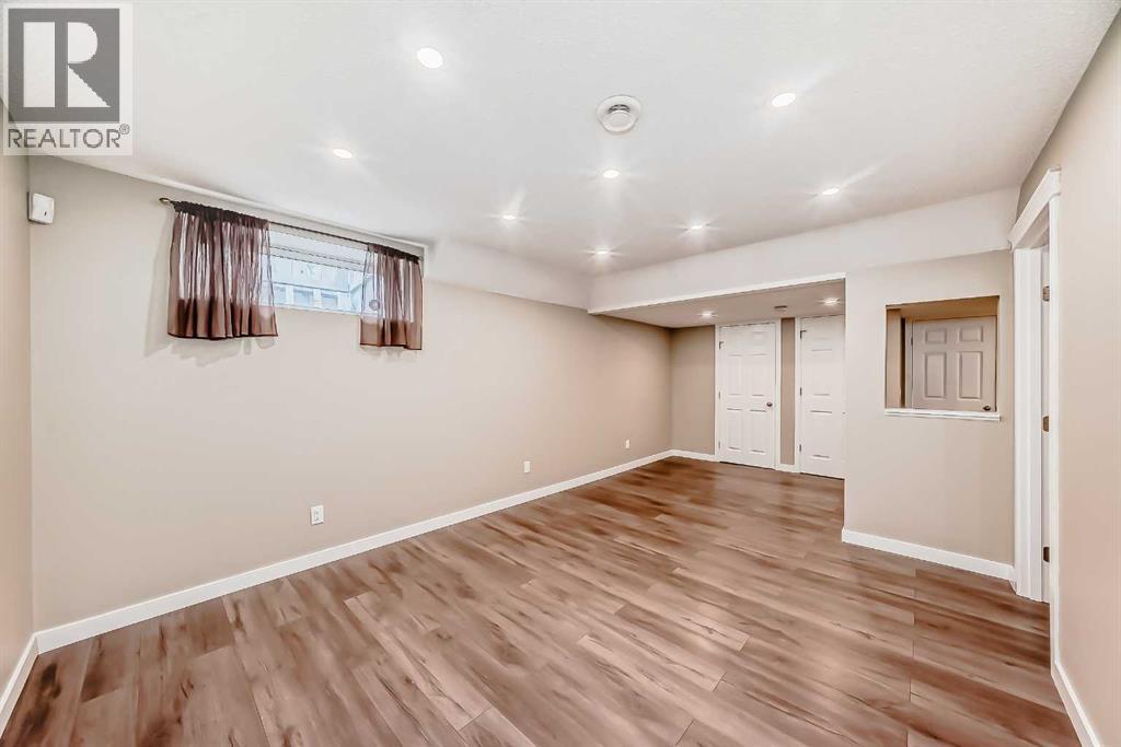 Single Family House for Sale in  Hidden Ranch Close NW Hidden Valley Calgary 