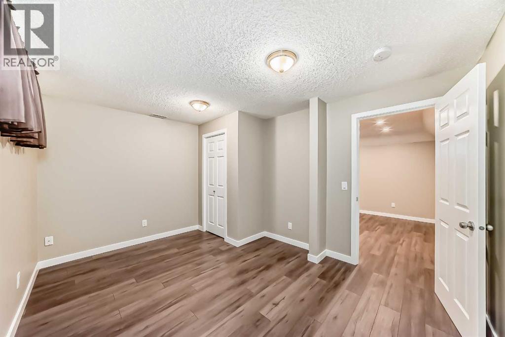 Single Family House for Sale in  Hidden Ranch Close NW Hidden Valley Calgary 
