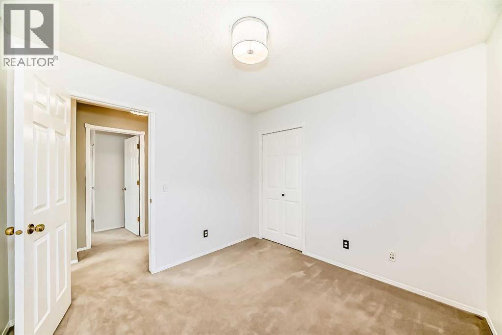 Single Family House for Sale in  Hidden Ranch Close NW Hidden Valley Calgary 