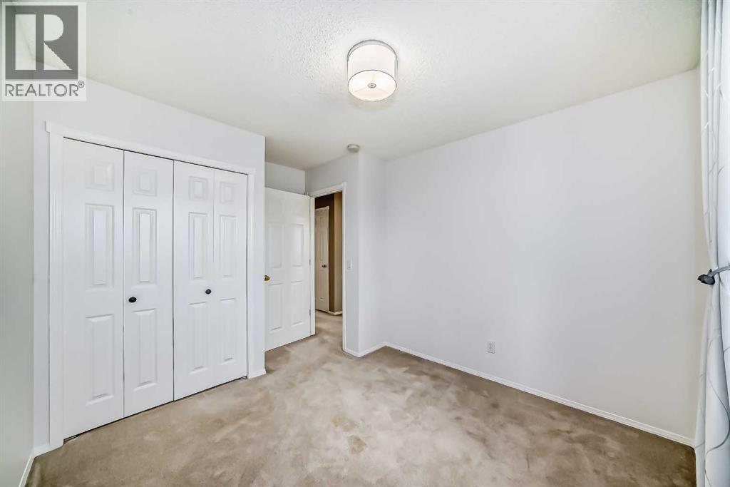 Single Family House for Sale in  Hidden Ranch Close NW Hidden Valley Calgary 