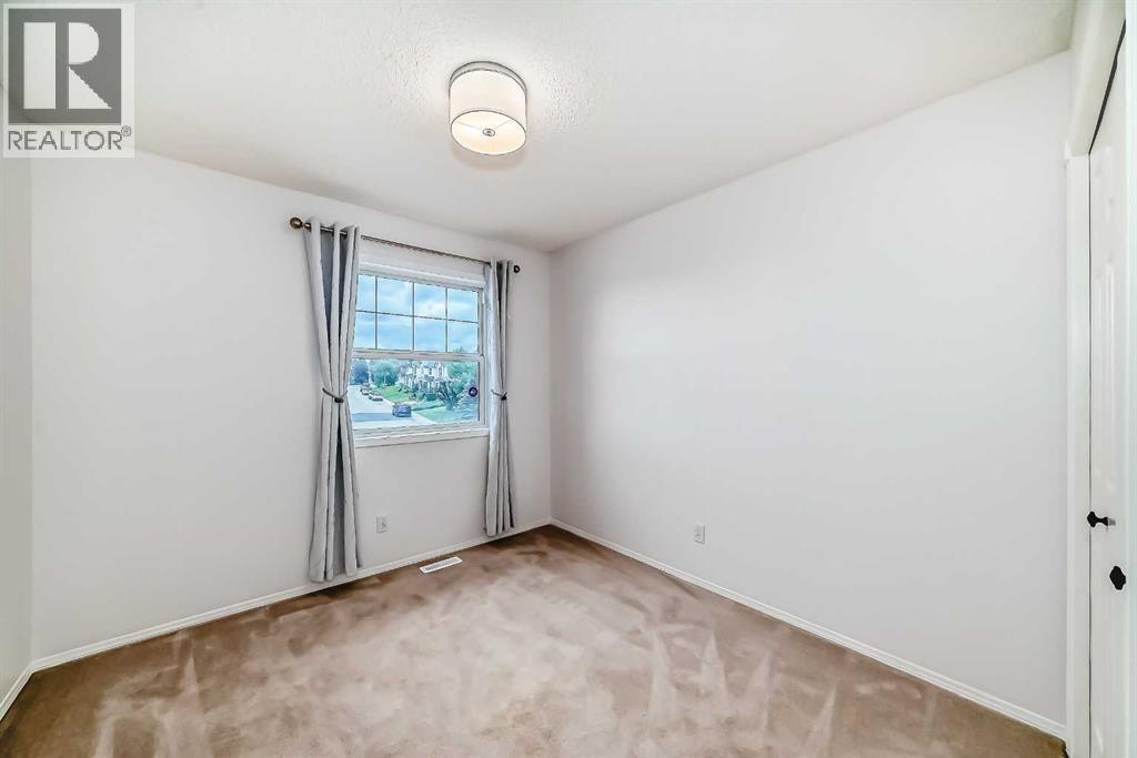 Single Family House for Sale in  Hidden Ranch Close NW Hidden Valley Calgary 