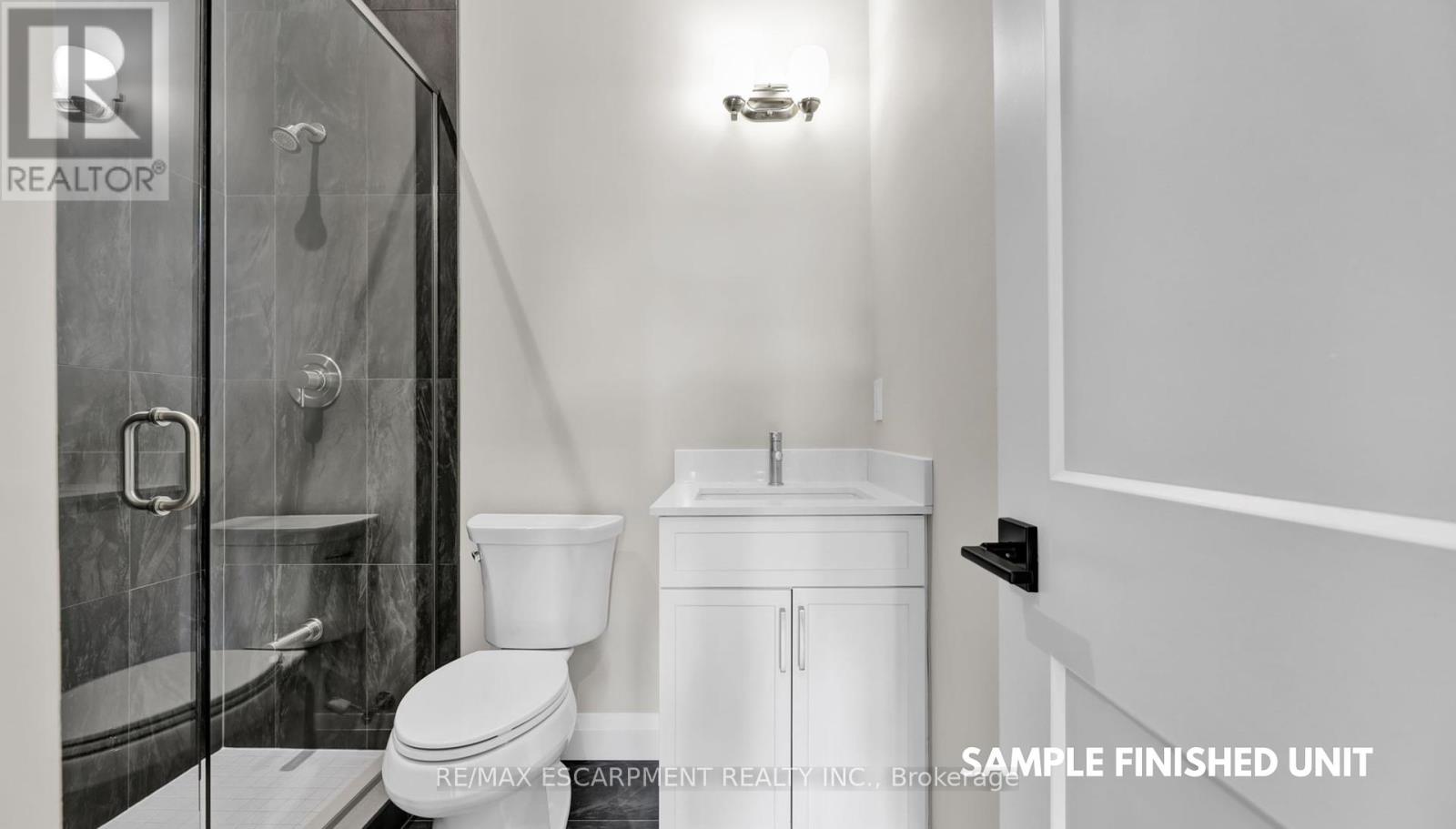 Photo 13 of 920 Garden Court Crescent, Woodstock ON