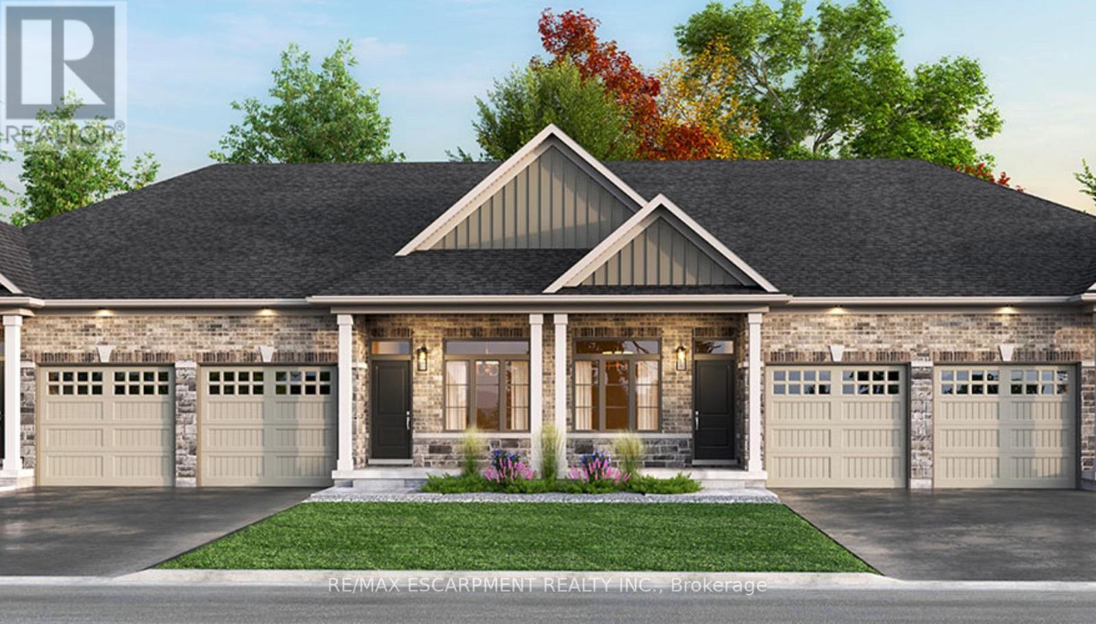Photo 2 of 920 Garden Court Crescent, Woodstock ON