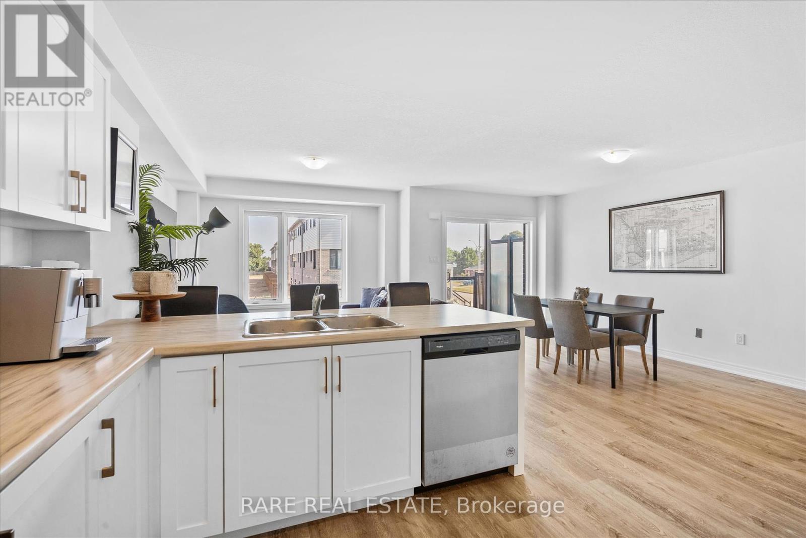 Photo 12 of 112 Dryden Lane, Hamilton ON