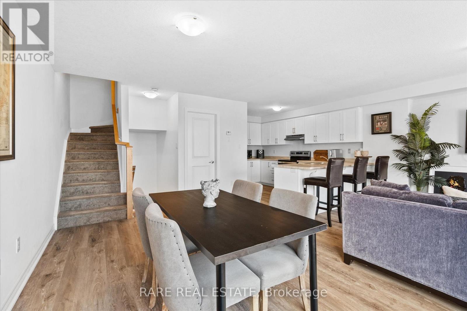 Photo 17 of 112 Dryden Lane, Hamilton ON