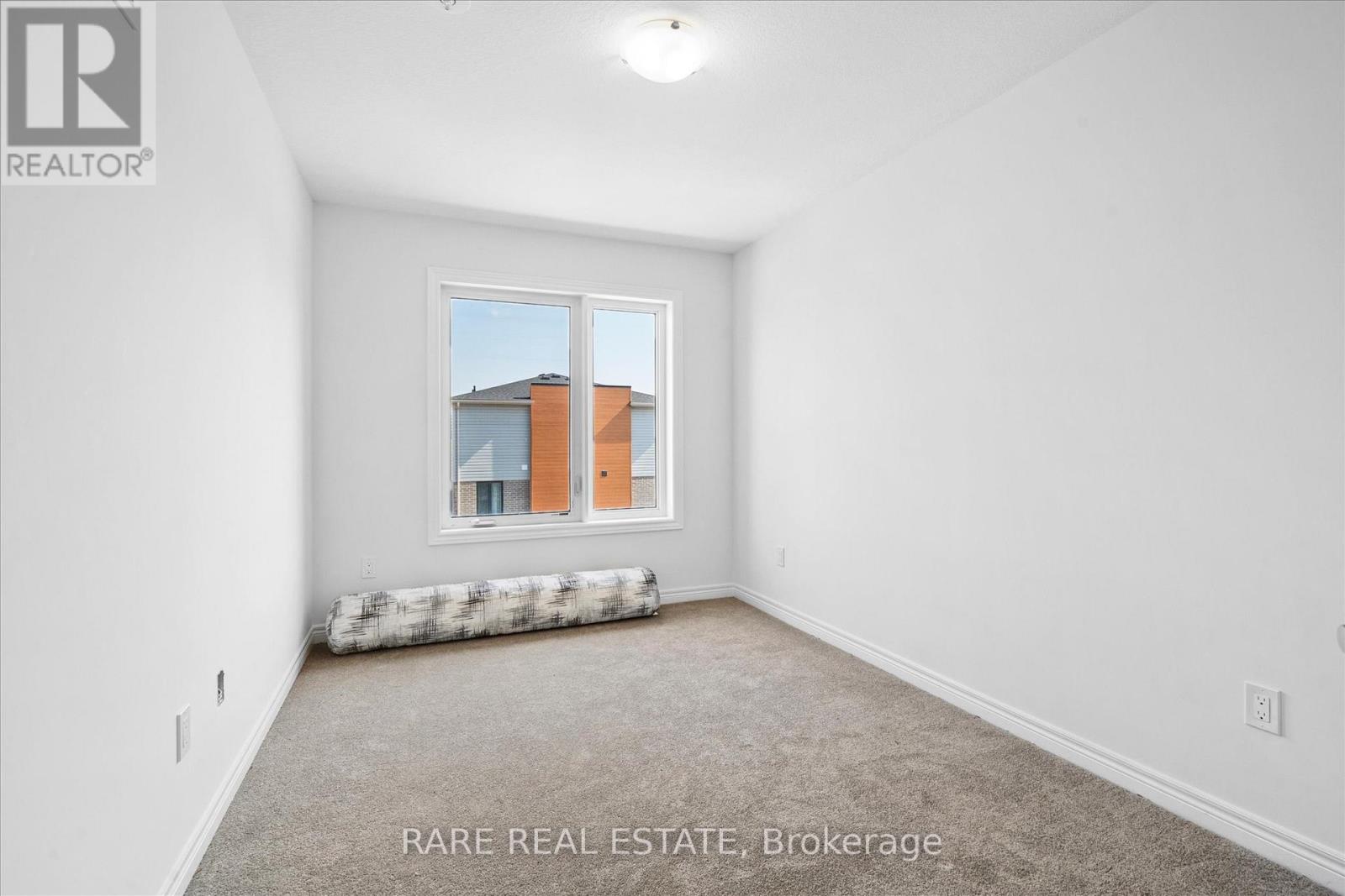 Photo 19 of 112 Dryden Lane, Hamilton ON