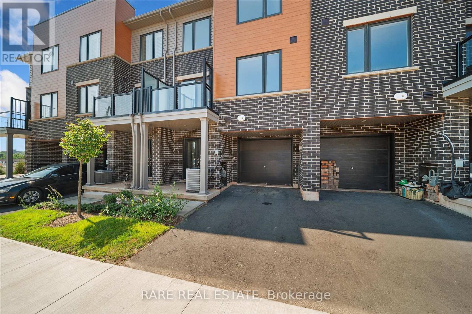 Photo 2 of 112 Dryden Lane, Hamilton ON