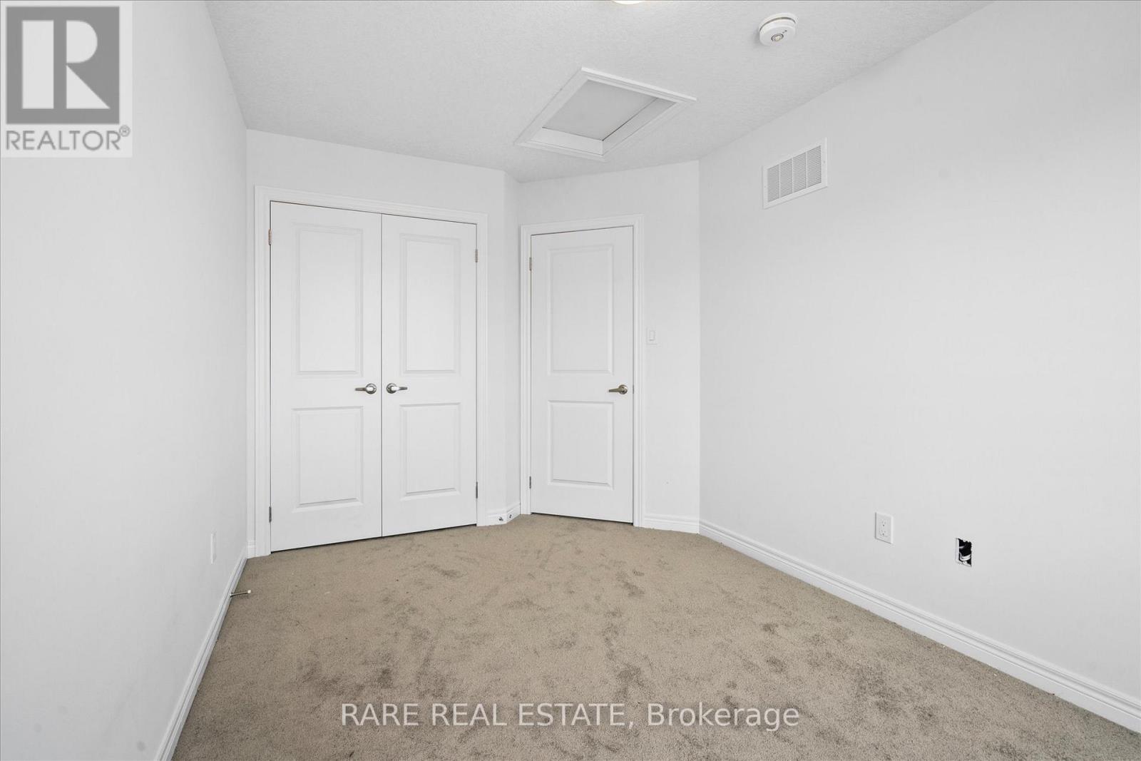 Photo 20 of 112 Dryden Lane, Hamilton ON