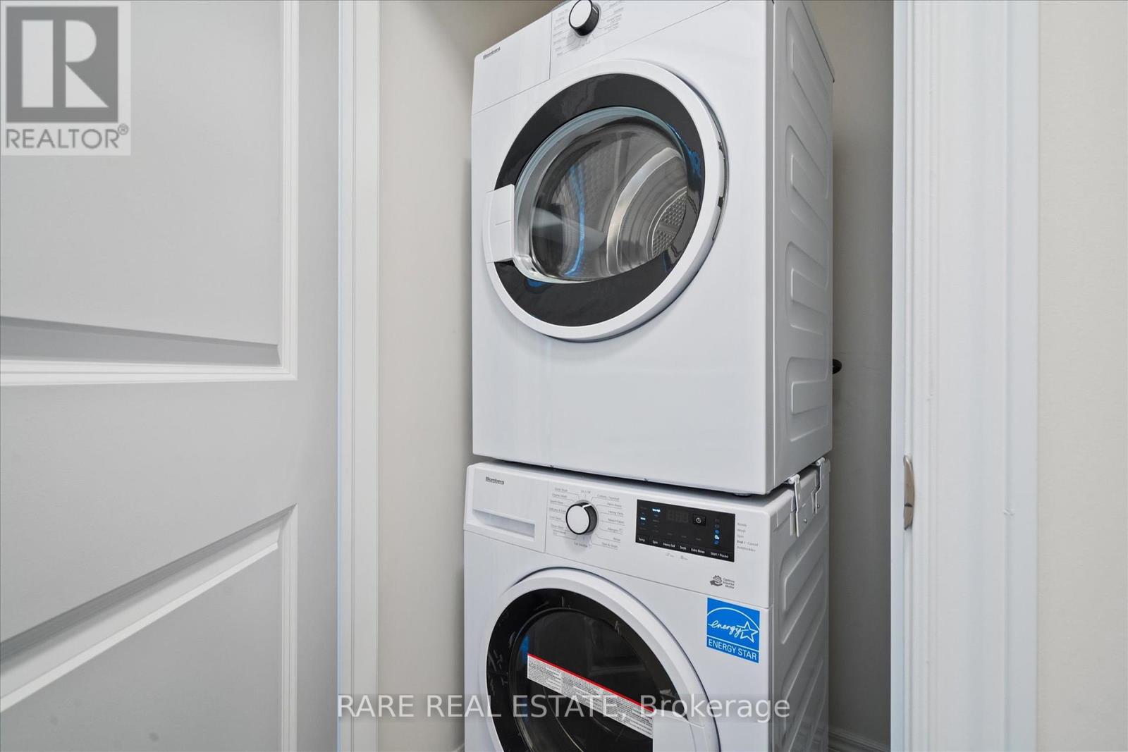 Photo 24 of 112 Dryden Lane, Hamilton ON