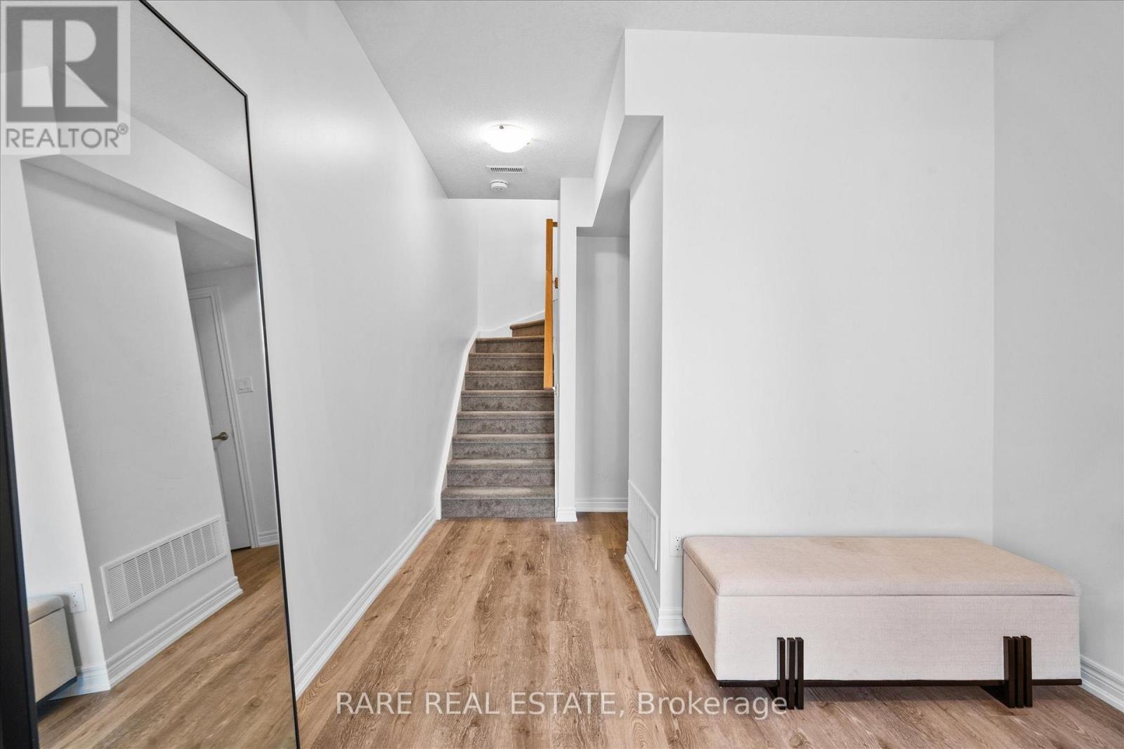 Photo 5 of 112 Dryden Lane, Hamilton ON