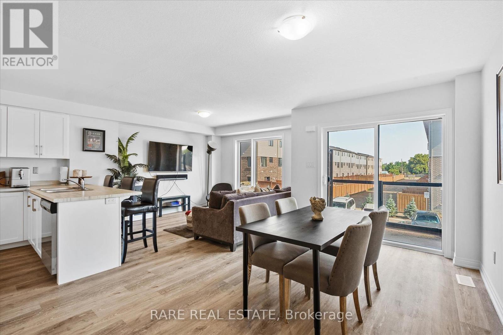Photo 7 of 112 Dryden Lane, Hamilton ON