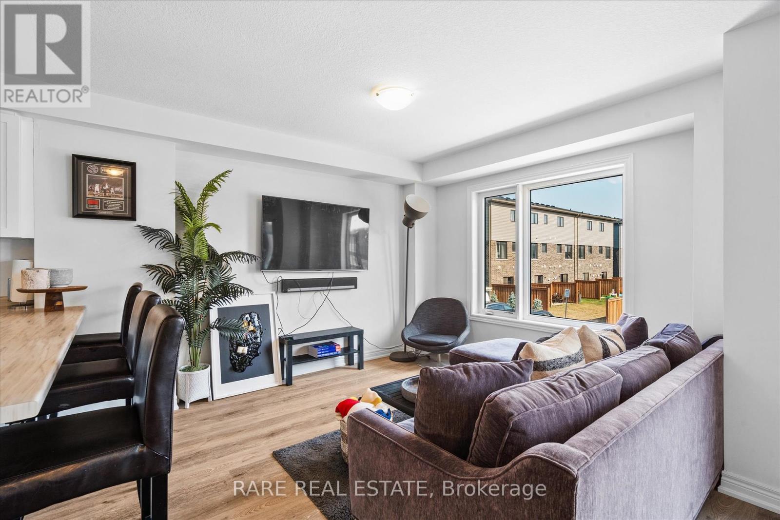 Photo 8 of 112 Dryden Lane, Hamilton ON
