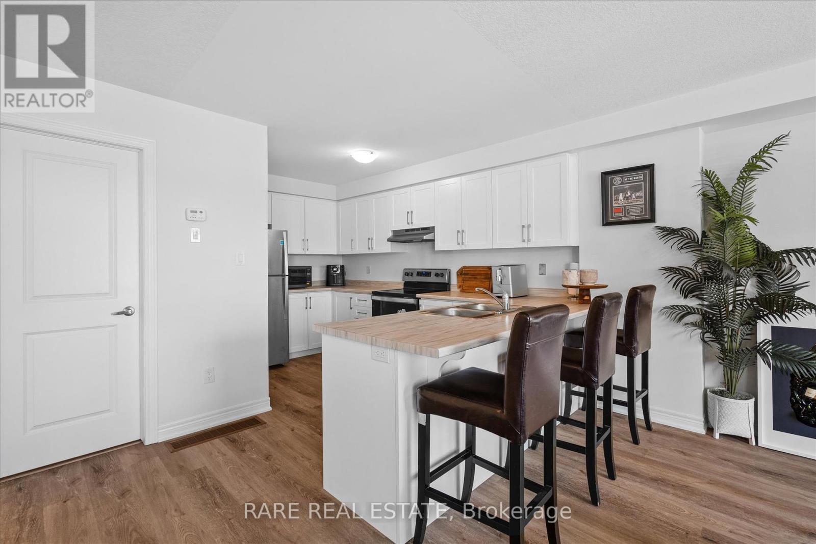 Photo 9 of 112 Dryden Lane, Hamilton ON