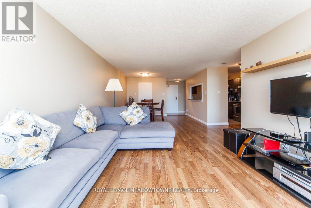 Photo 17 of 1914 35 Trailwood Drive, Mississauga ON