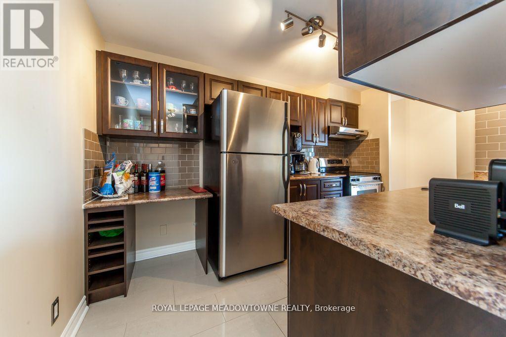 Photo 13 of 1914 35 Trailwood Drive, Mississauga ON