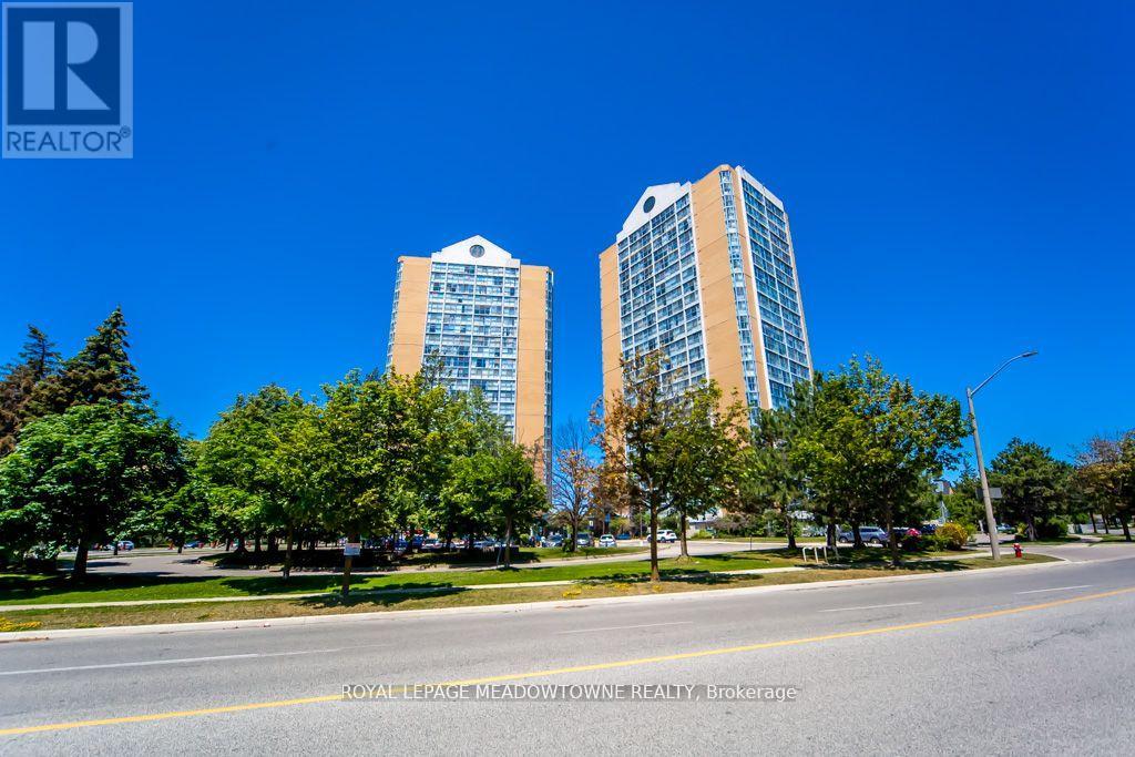 Photo 1 of 1914 35 Trailwood Drive, Mississauga ON