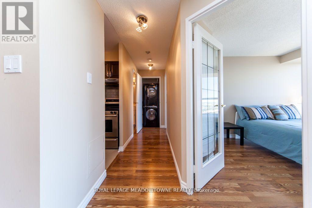 Photo 14 of 1914 35 Trailwood Drive, Mississauga ON