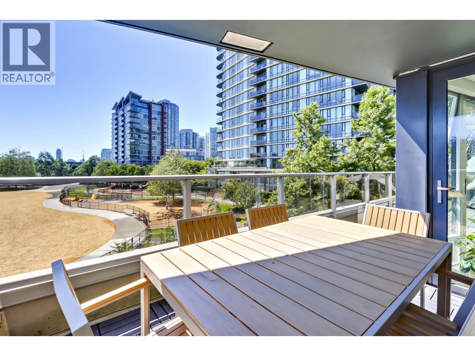 Photo 10 of 303 8 Smithe Mews, Vancouver BC