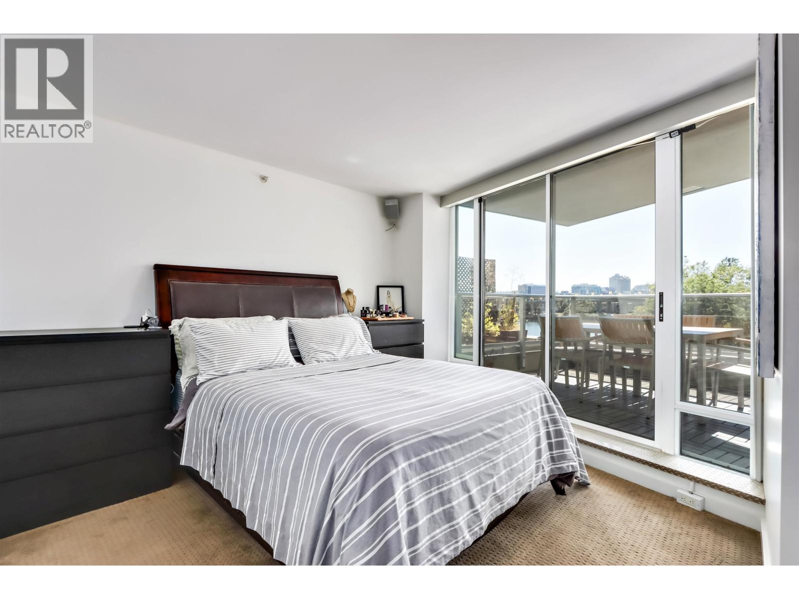 Photo 13 of 303 8 Smithe Mews, Vancouver BC