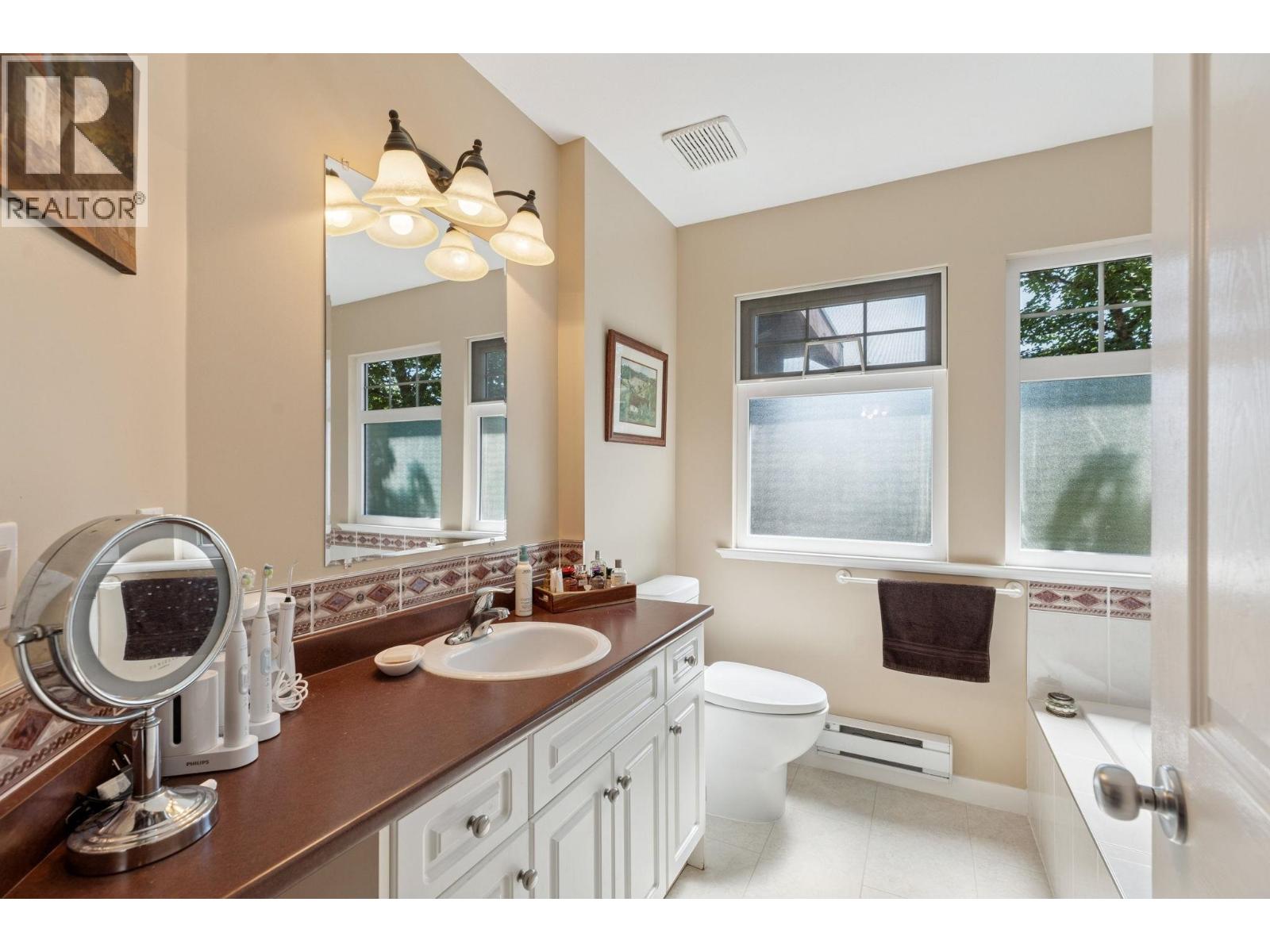 Photo 20 of 2172 Parkway Boulevard, Coquitlam BC