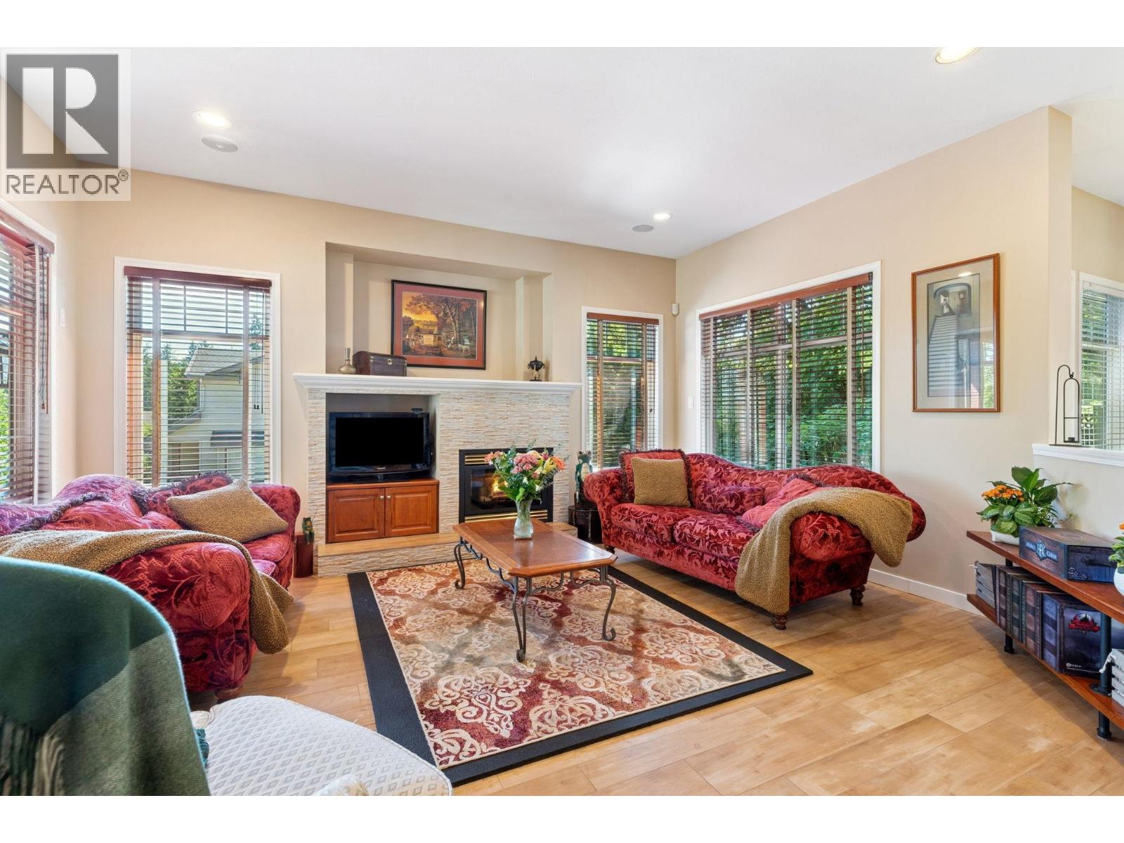 Photo 4 of 2172 Parkway Boulevard, Coquitlam BC