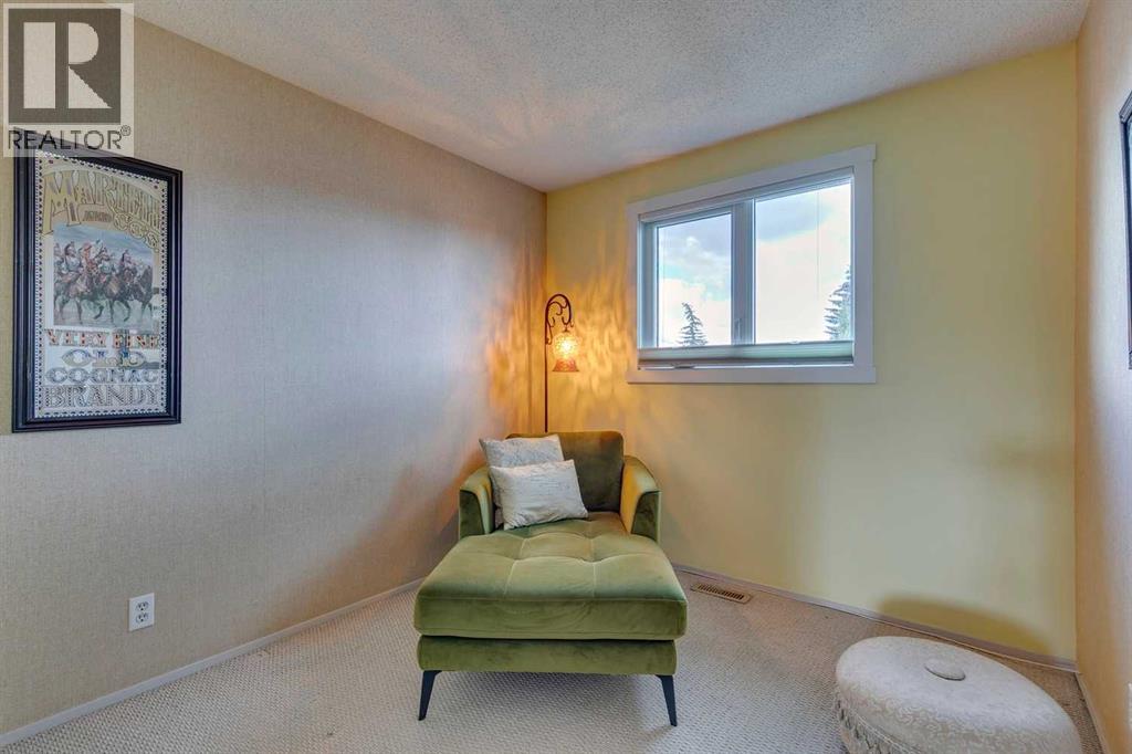 Single Family House for Sale in  Erin Woods Place SE Erin Woods Calgary 