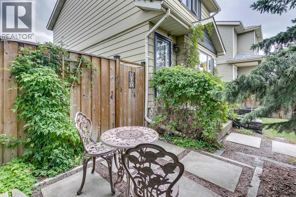 Single Family House for Sale in  Erin Woods Place SE Erin Woods Calgary 