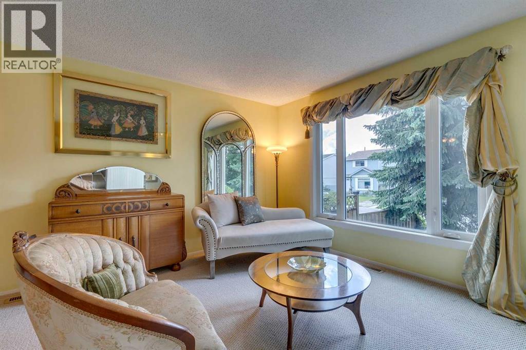 Single Family House for Sale in  Erin Woods Place SE Erin Woods Calgary 