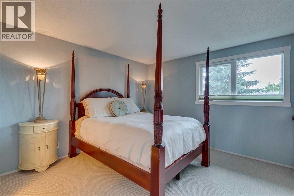 Single Family House for Sale in  Erin Woods Place SE Erin Woods Calgary 