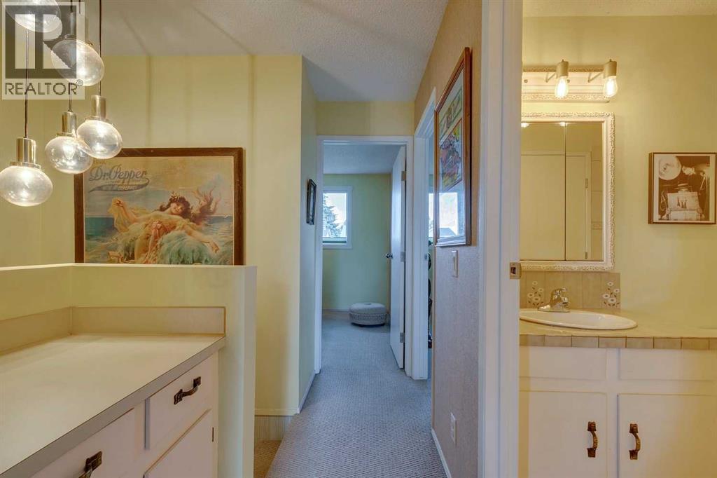 Single Family House for Sale in  Erin Woods Place SE Erin Woods Calgary 