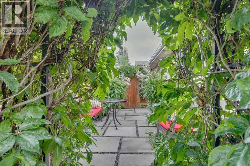 Single Family House for Sale in  Erin Woods Place SE Erin Woods Calgary 
